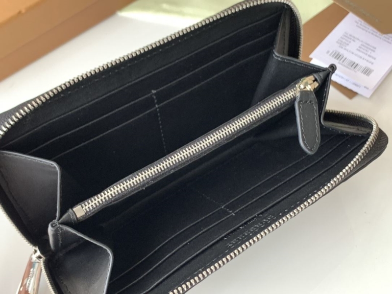 Bv*b*rry wallets